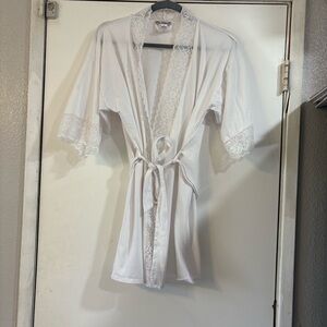 Linea Donatella White Lace Trim Wrap Robe Bridal Shower Nightgown S M Soft Cozy
